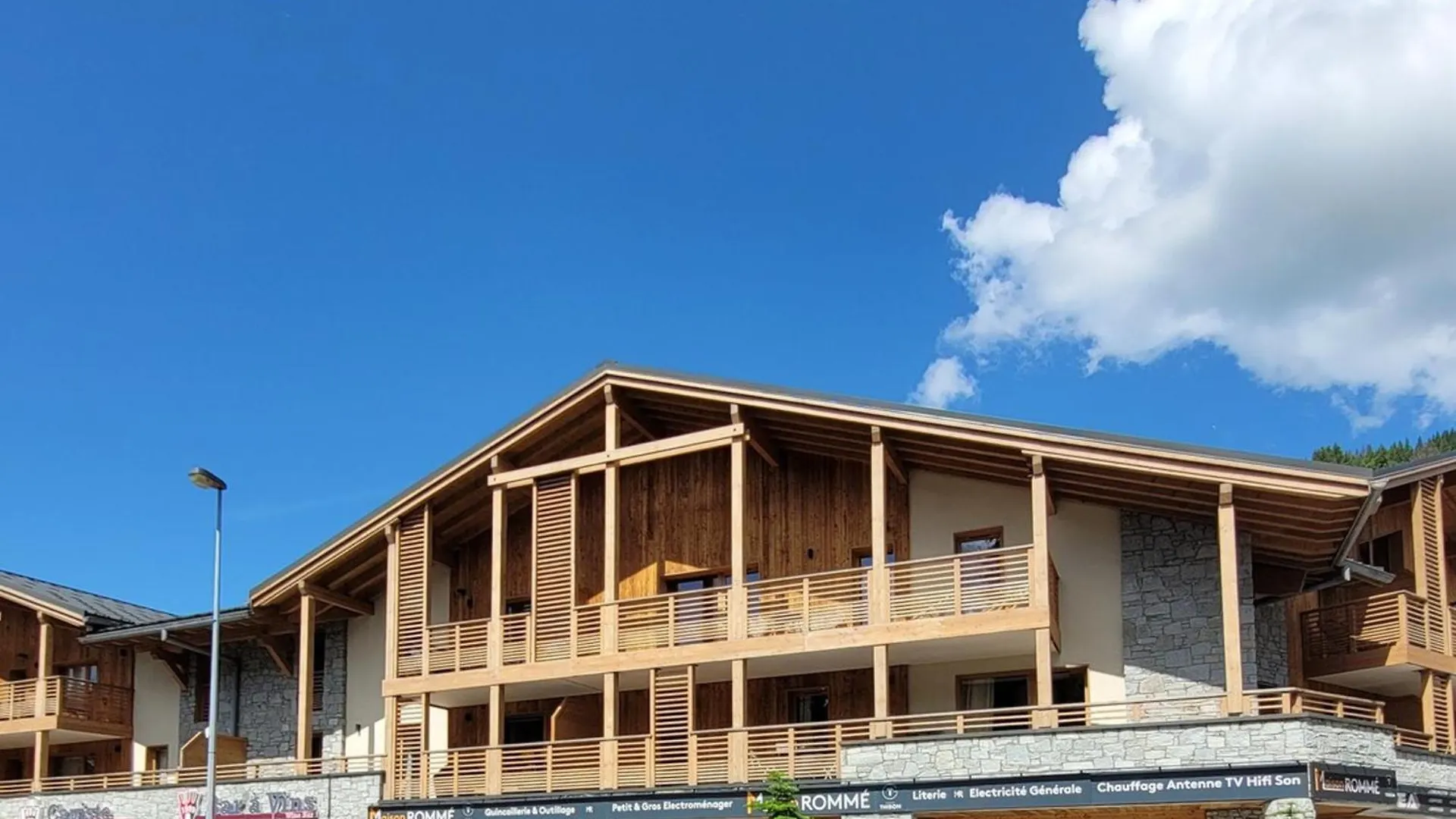 Appartement Neuf Au Centre Des Gets Avec Balcon, Sauna, Parking Et Proximite Pistes - Fr-1-598-138 Les Gets